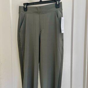 NWT Women's Athleta Brooklyn Ankle Pant Size 4